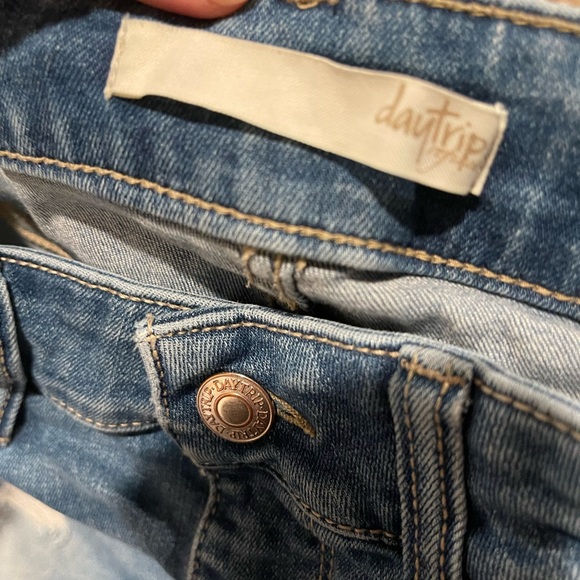 Daytrip Lynx denim shorts women’s size 25 BUCKLE - Picture 10 of 10
